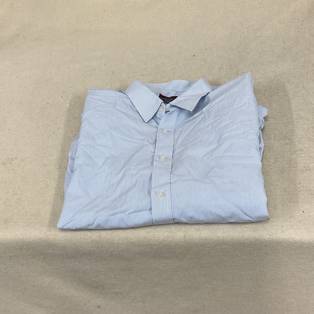 EUC Mens long sleeve button down UNTUCKit shirt